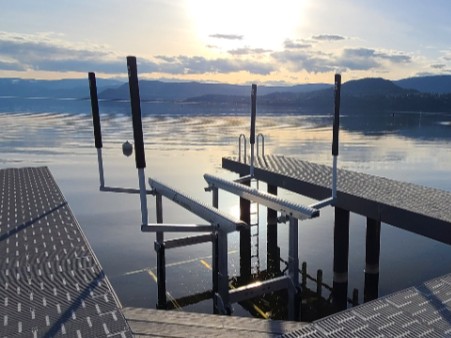 Paradise Dock & Lift Boat Lifts